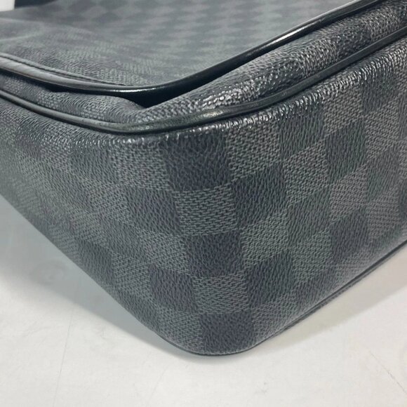 LOUIS VUITTON N58033 Damier Graphite Daniel GM Messenger Crossbody Shoulder Bag - Picture 8 of 15